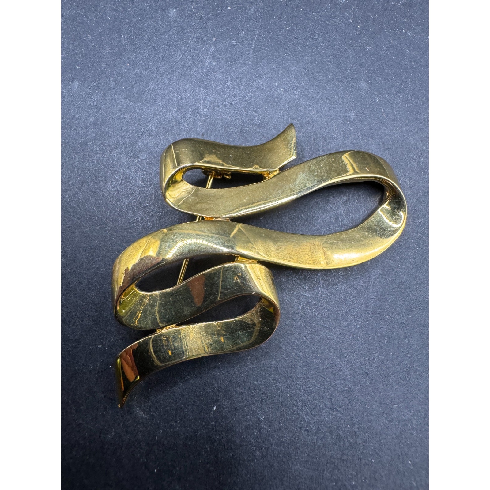 Vintage Signed M Jent Shiny Gold Tone Ribbon Pin Brooch 61.3mm